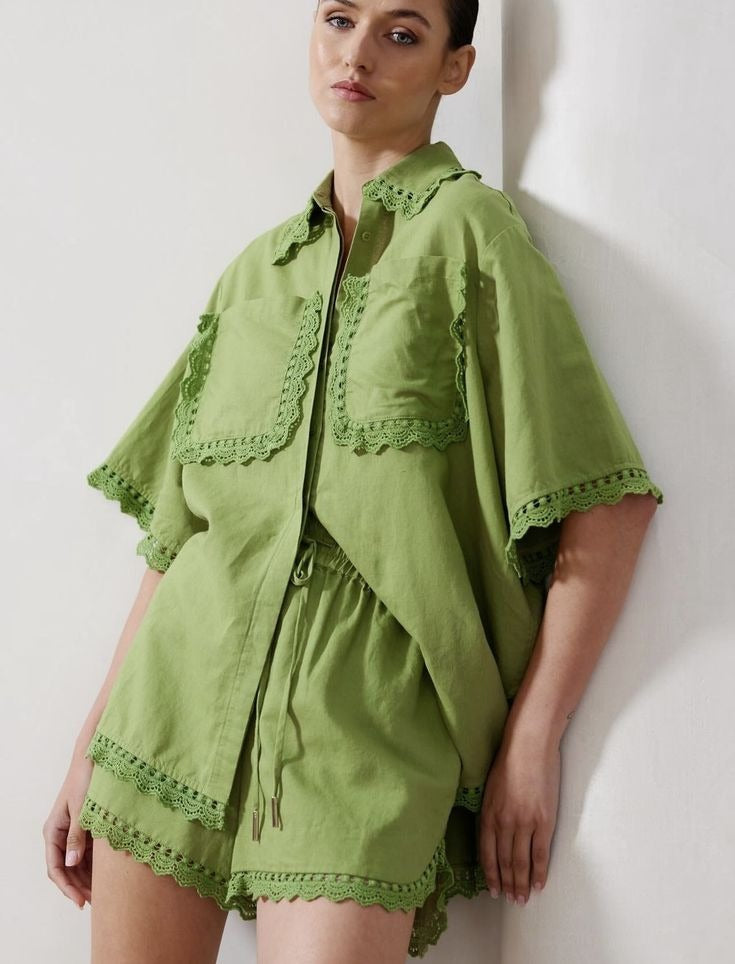 This co-ord set is casual yet elegant, ideal for summer outings, beach vacations, or relaxed weekend wear.