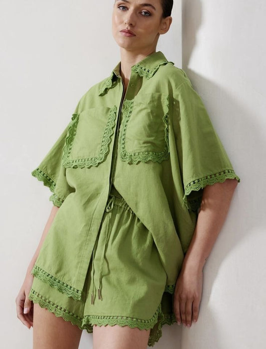 This co-ord set is casual yet elegant, ideal for summer outings, beach vacations, or relaxed weekend wear.