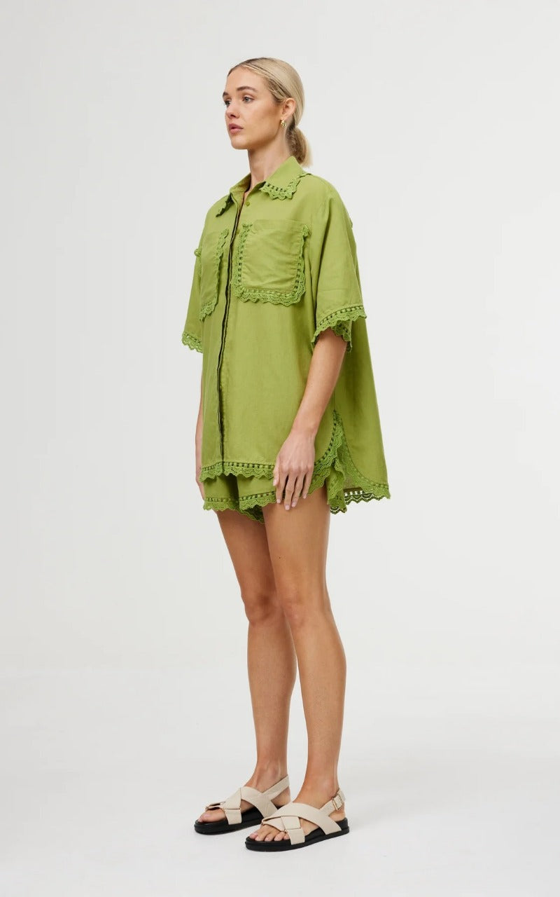 This co-ord set is casual yet elegant, ideal for summer outings, beach vacations, or relaxed weekend wear.