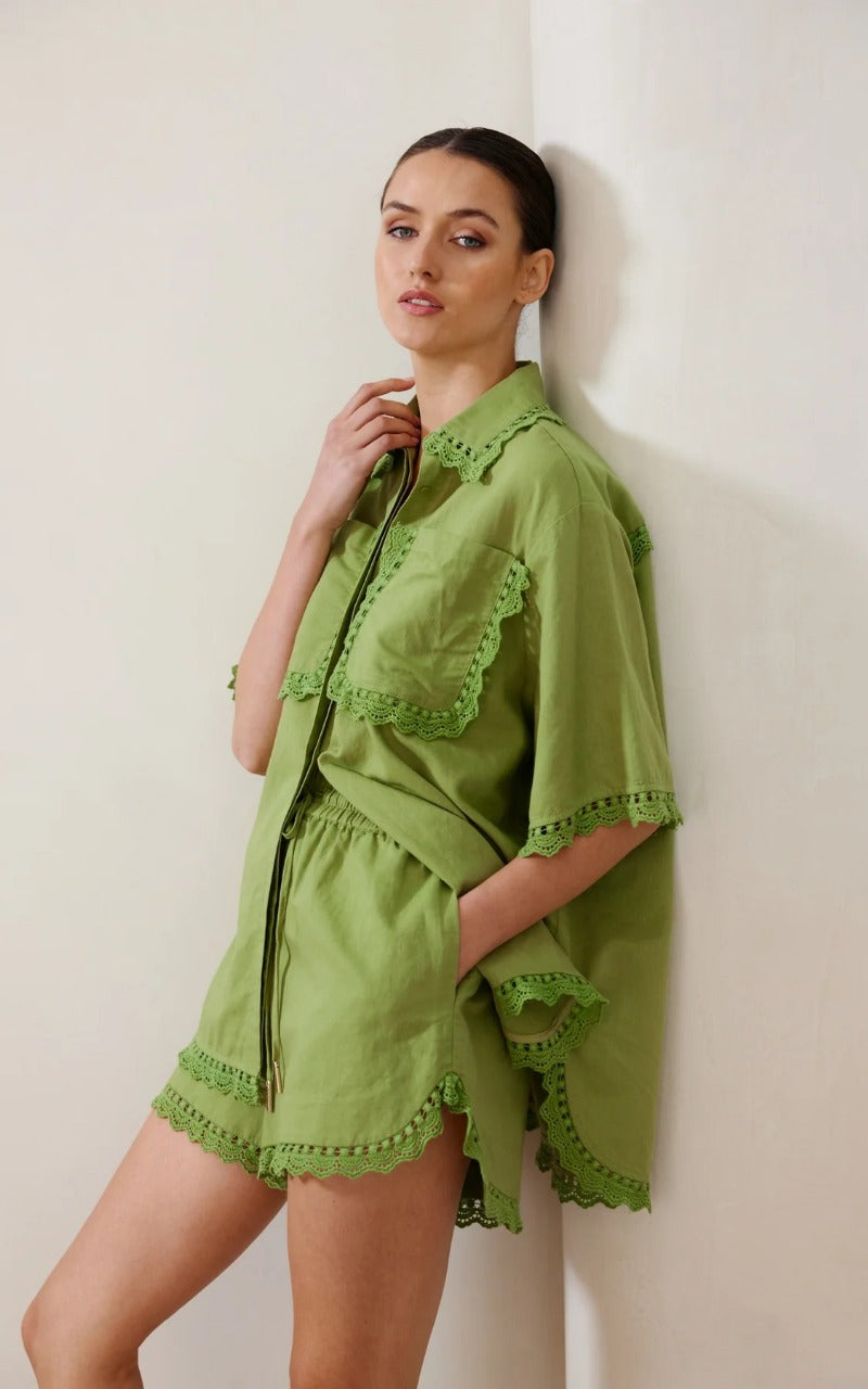 This co-ord set is casual yet elegant, ideal for summer outings, beach vacations, or relaxed weekend wear.