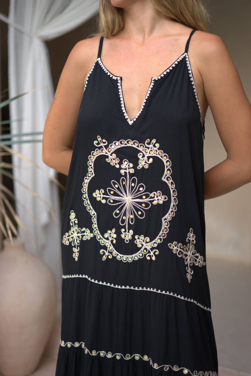 Boho Chic: Embroidered Flare Sleeveless Dress