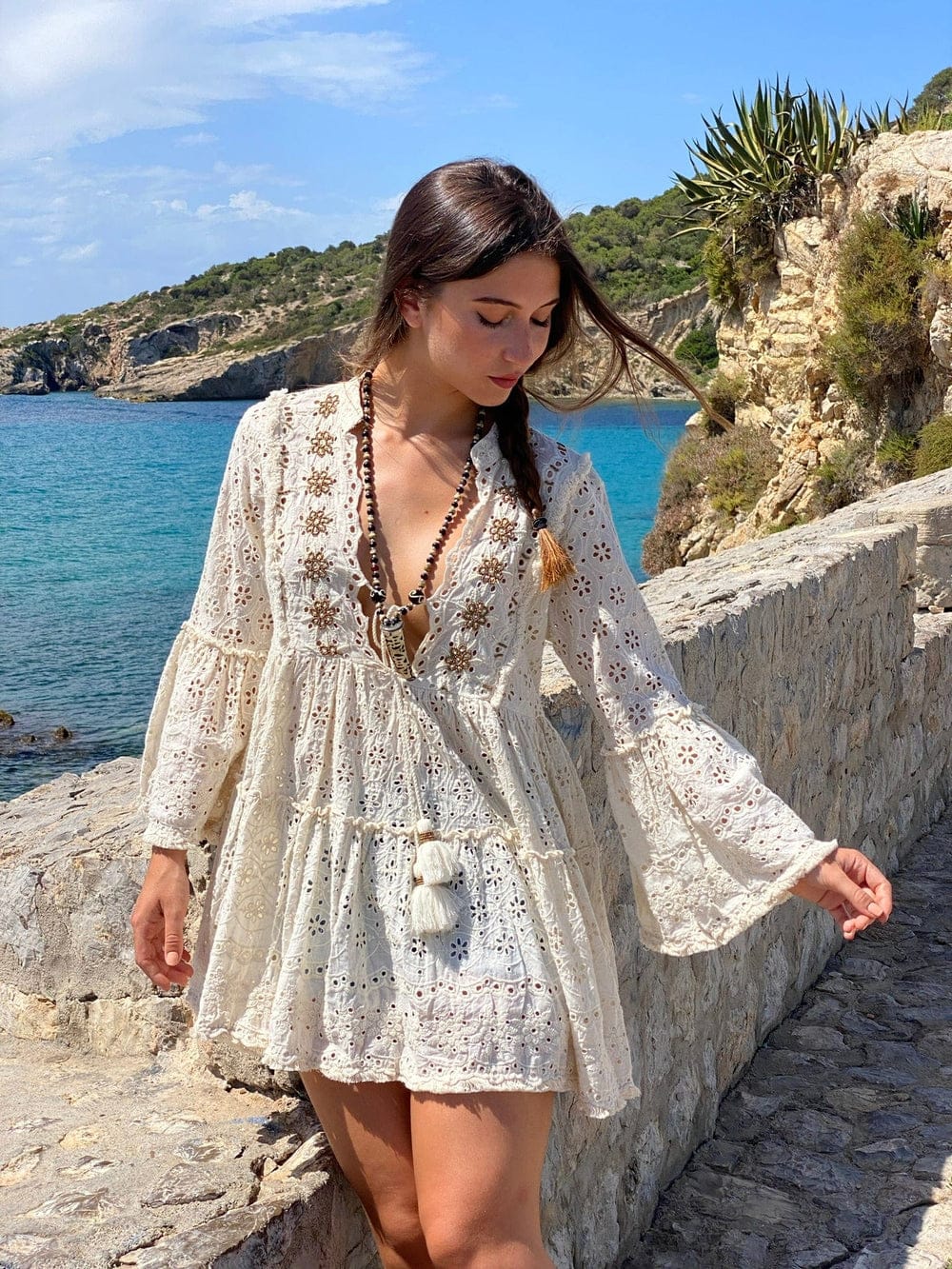 Chic Embroidered White Casual Dress