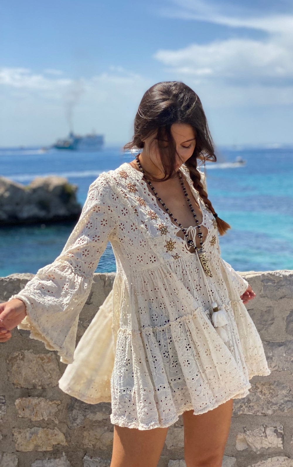 Chic Embroidered White Casual Dress